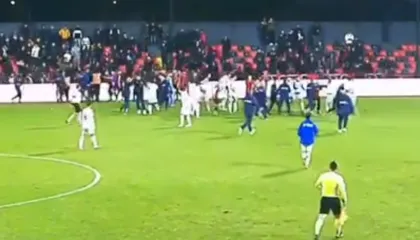 Dhuna në Vlorë, distancohet Flamurtari: Këto veprime nuk përfaqesojnë vlerat e klubit, gati të bashkëpunojmë me Policinë