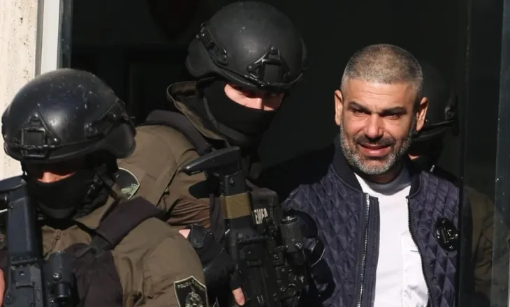 Dhunohet në burgun e Reçit Sokol Sanxhaktari, ofendoi gardianët dhe Safet Bajrin