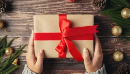 Dhuratat e Krishtlindjeve, ja me çfarë t’i surprizoni të dashurit tuaj sipas shenjës së tyre të horoskopit