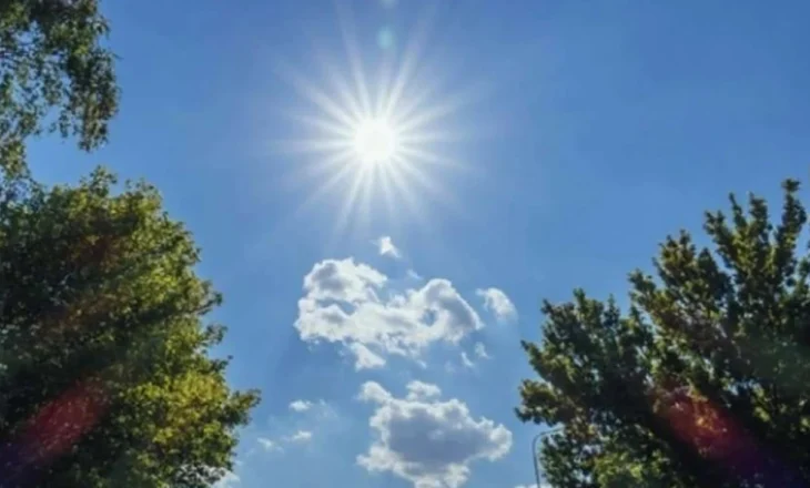 Dielli do të vijojë edhe këtë të enjte, parashikimi i motit për ditën e sotme