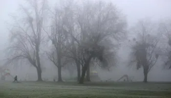 Dita e sotme me kthjellime dhe vranësira kalimtare, mjegulla prezente gjatë paradites dhe mbrëmjes