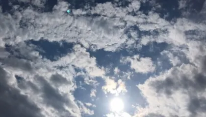 Dita e sotme me vranësira të dendura dhe mjegull gjatë paradites, temperaturat mbeten të ulëta