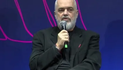 “Do më keni këmba këmbës”/ Rama u tregon vendin sipërmarrësve: Mos të vij unë të shoh ndërtimet e tua, do dalësh…