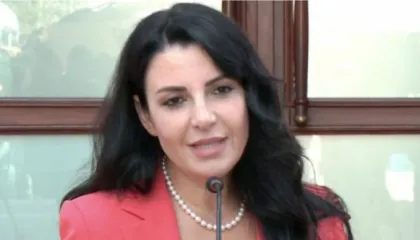 “Do presim vendimin e Kushtetueses për pezullimin”, Peleshi mbyll çeshtjen “Balluku”, rrëzon kërkesën e PD