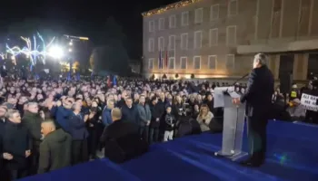 “Do të marshojmë drejt Surrelit”, Berisha kërkon qëndresë nga demokratët: Ja do vdesim, ja do rrojmë për liri