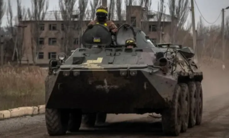 “Do të ruajmë jetën e ushtarëve”/ Ukraina humb qytetin lindor të Siverskut, Rusia përparon me territore