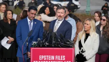 Dosjet Epstein tronditin Uashingtonin, akuza për shkelje ligji dhe mbulim provash nga administrata Trump