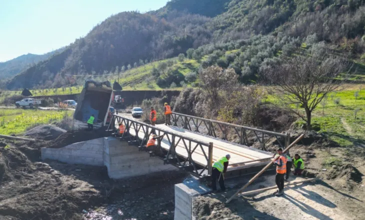 Drejt përfundimit ndërtimi i dy urave të reja mbi përroin e Gorrës për fshatrat Matrej dhe Papër Sallak