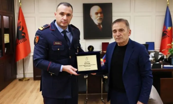 Drejtori i Policisë, Ilir Proda nderohet nga shoqata ”Profesionistët e Lirë për Shqipërinë”