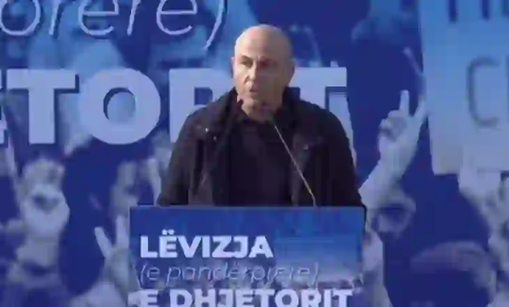 “Duhet t’a nisim nga vetja”/ Ish-studenti i Dhjetorit ‘nuk ia përton’ Berishës: Ne kemi nevojë të pastrohemi doktor