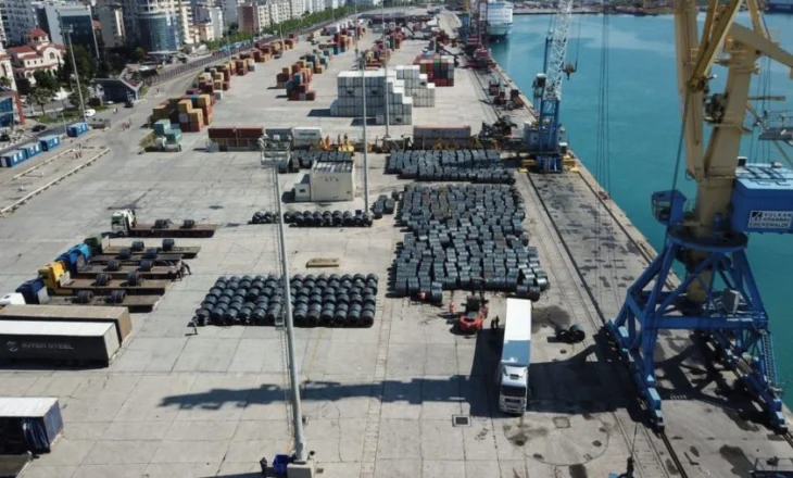 Durrësi ‘han pa porta’! Në furgonin e karabinierëve italianë të Gjadrit kapen pajisje përgjimi! Kur hynë dhe si u zbuluan?