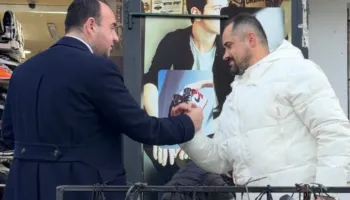 Dy ditë para protestës, Balliu zbret në terren dhe takohet me qytetarët