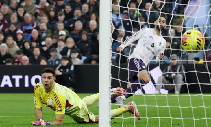 Dy gola të shpejtë në fund të pjesës së parë, Aston Villa-Manchester japin spektakël (video)