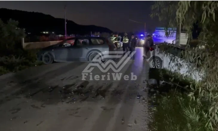 Dy makina përplasen kokë më kokë në aksin Fier–Ballsh, dy persona dërgohen me ambulancë drejt Spitalit të Fierit