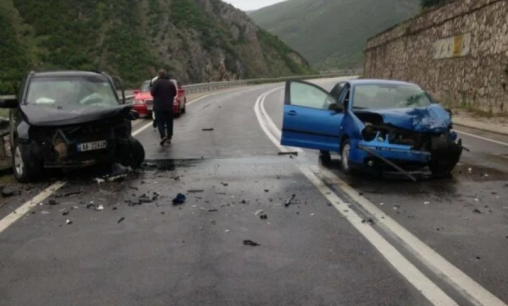 Dy makina përplasen në rrugën e vjetër Fier – Ballsh, 2 të plagosur