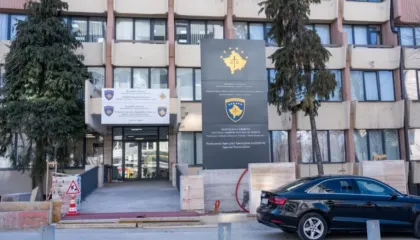 Dyshohet se vrau 13 civilë/ Prokuroria Speciale ngre akuza për krime lufte ndaj një personi