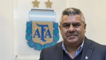 E bujshme në futbollin argjentinas, presidenti Tapia shpallet i pandehur për…