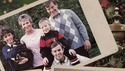 “E ftuam në shtëpi, por qëndroi me ne për 45 vite”/ Një trokitje në derë që ndryshoi gjithçka, historia prekëse e çiftit britanik me një të pastrehë