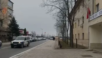 E kallëzoi gruaja se ngacmoi seksualisht dy vajzat e tij të mitura, arrestohet 40-vjeçari i shpallur në kërkim