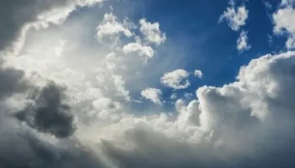 E premte me vranësira në mëngjes dhe kthjellime pas mesditës