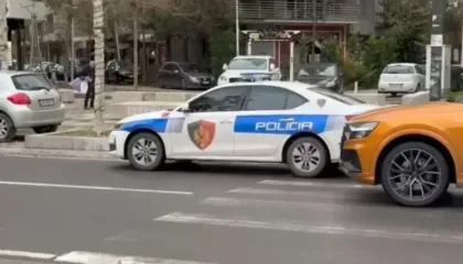 E rëndë në Vlorë/ Do u hiqej tenda në biznese, katër persona dhunojnë punonjësin e IMT-së dhe efektivin e policisë