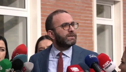 “Edi Rama është kryekaragjozi”/ Bardhi, deklaratë për mediat: Balluku nesër e pandehur përballë nesh, shumë shpejt…