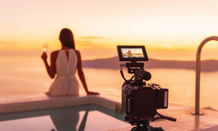 Ekonomia e ndikimit, si të rinjtë shqiptarë duan të pasurohen brenda natës