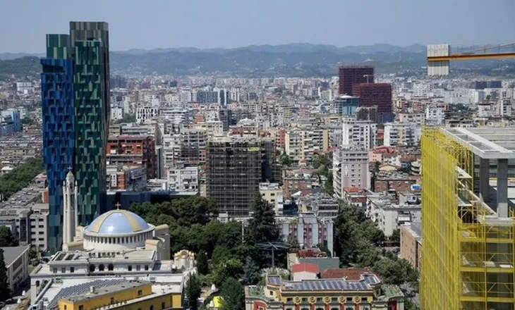 Ekonomia shqiptare nën “lupën” e SHBA-së, gazetari paralajmëron: Do të digjen shumë zyrtarë