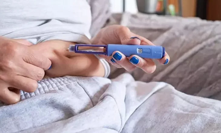 Ekspertët: Rreziku i injeksioneve për humbje peshe po rritet me përhapjen në rrjetet sociale