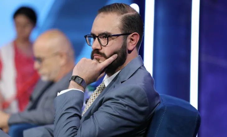 Eksperti: Kurti mundi opozitën, Vuçiçin dhe Ramën, rivalin e tij më të madh