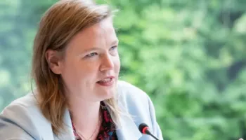 Ekspertja gjermane për Ballkanin: Nuk mund të përjashtohet një bllokim i ri institucional në Kosovë