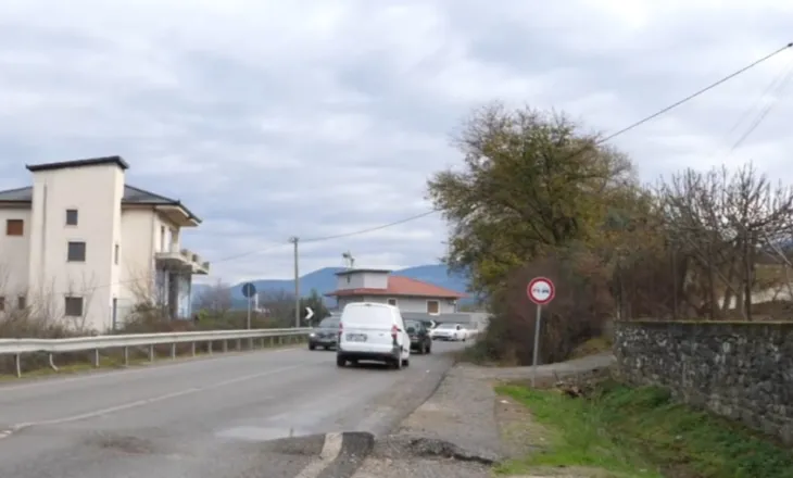 Elbasan-Cërrik, mbushet me gropa/ Gjashtë vite pas përfundimit të rrugës, shfaqen probleme serioze