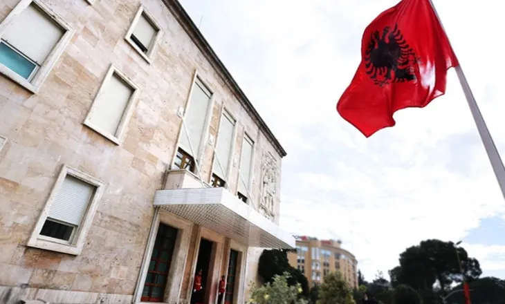 EMRAT/ Ndryshime në qeveri, lirohen nga detyra 2 zv.ministrat e Infrastrukturës