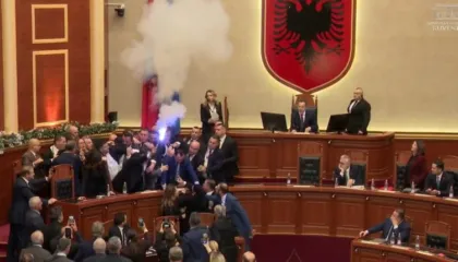 EMRAT/ PS kërkon përjashtimin e 29 deputetëve demokratë pas kaosit në Kuvend, mblidhet sot Sekretariati i Etikës
