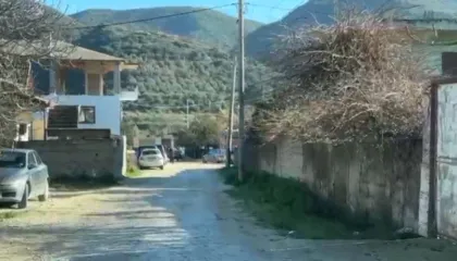 Emri/ Humbi jetën teksa po luante në kalçeto, përcillet për në banesën e fundit 42-vjeçari në Vlorë