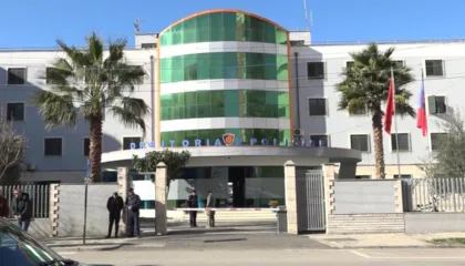 Emri/ I dehur në timon shkaktoi aksident, kapet 32-vjeçari i shpallur në kërkim