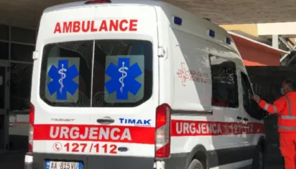 EMRI/ Sherr banal në Kavajë, plagoset me thikë pronari i një biznesi