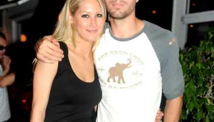Enrique Iglesias dhe Anna Kournikova ndajnë për herë të parë portretin e bebushit të tyre