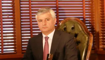 “Ergys Agasit kanë tentuar t’i vjedhin zyrën”, avokati i biznesmenit: Pajisja e përgjimit, e vendosur prej vitesh, nuk del asnjë përfaqësues i qeverisë