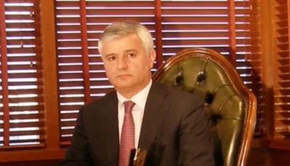 “Ergys Agasit kanë tentuar t’i vjedhin zyrën”, avokati i biznesmenit: Pajisja e përgjimit, e vendosur prej vitesh, nuk del asnjë përfaqësues i qeverisë