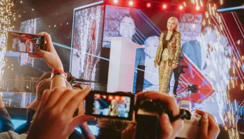 Erika Kirk mbështet JD Vance për president, tensione dhe përçarje në kampin konservator