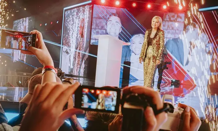 Erika Kirk mbështet JD Vance për president, tensione dhe përçarje në kampin konservator