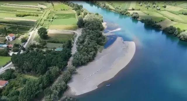 Erozioni rrezikon bregdetin verior, delta e Bunës po ndryshon konfigurimin për shkak të gërryerjes