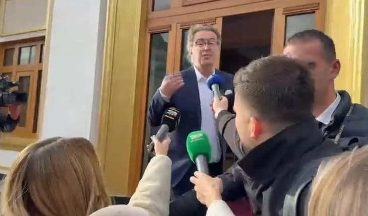 “Ervini është djalë flori por…”/ Deputetët e PD të “frikësuar”, kyçin gojën për lëvizjen e Salianjit