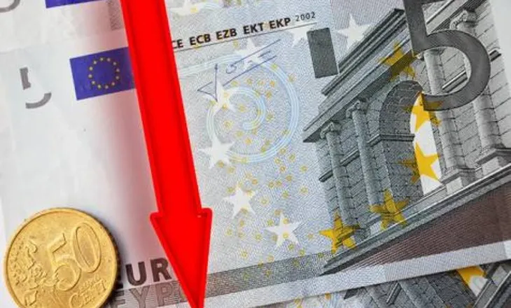 Euro e mbyll vitin 2025 me rritje në ditën e fundit, por bilanci vjetor mbetet negativ