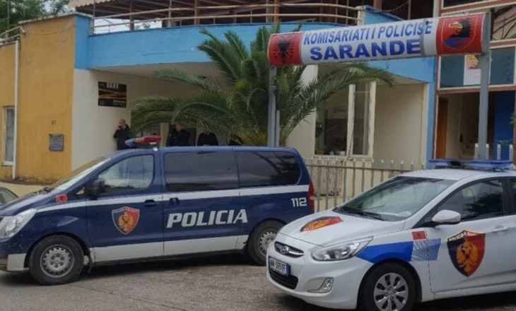 Fëmijët gjetën armën tip ‘TT’ në qendër të qytetit të Sarandës, zbulohet se kujt i përket