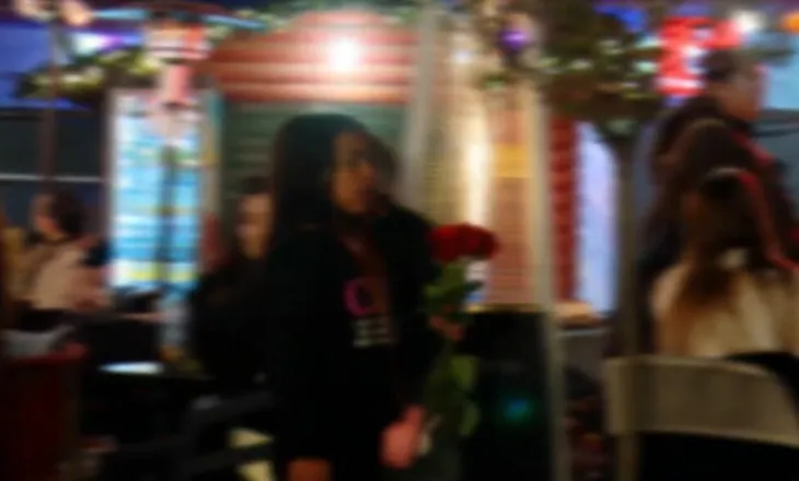 Fëmijët që punojnë deri në orët e vona të natës në Tiranë, ekspertët: Shfrytëzim, fenomeni duhet parandaluar