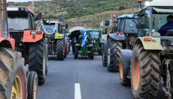 Fermerët grekë nuk heqin dorë, bllokojnë sërish rrugët dhe doganat, paralajmërojnë përshkallëzim protestash