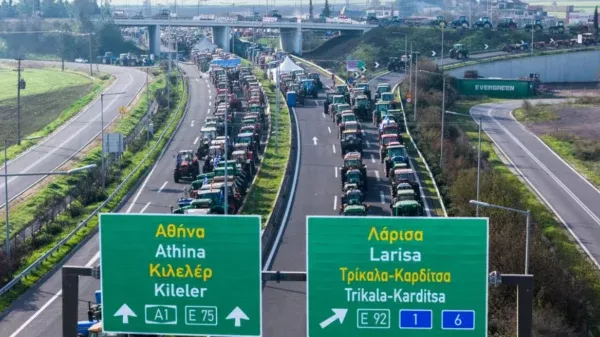 Fermerët në Greqi nuk heqin dorë nga protesta, përgatitje për një përshkallëzim të ri dhe bllokim të akseve kryesore
