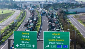 Fermerët në Greqi paralajmërojnë bllokada të reja rrugësh